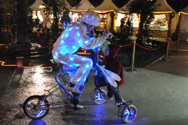 Tricycle musical et le monocycle lumineux