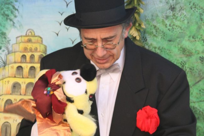 Phonsino le ventriloque magicien